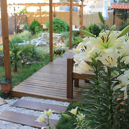 Hotel Yanis Лозенец Екстериор снимка