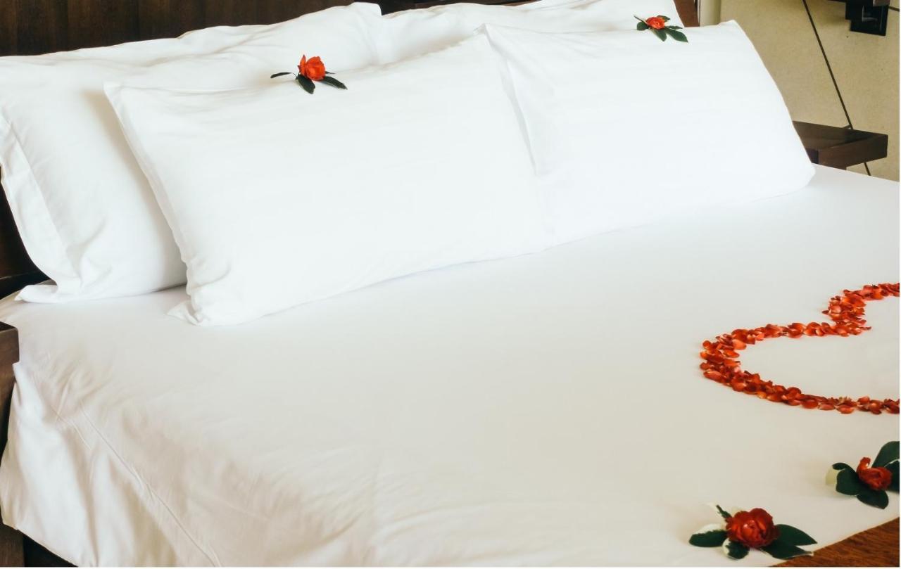 Hotel Yanis Лозенец Екстериор снимка