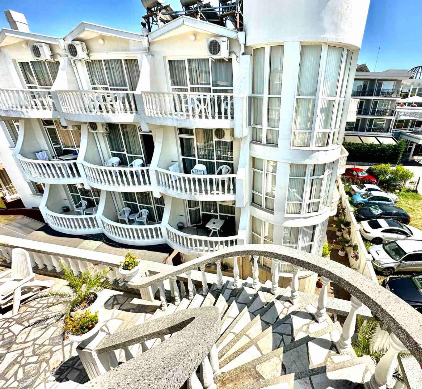 Hotel Yanis Лозенец Екстериор снимка
