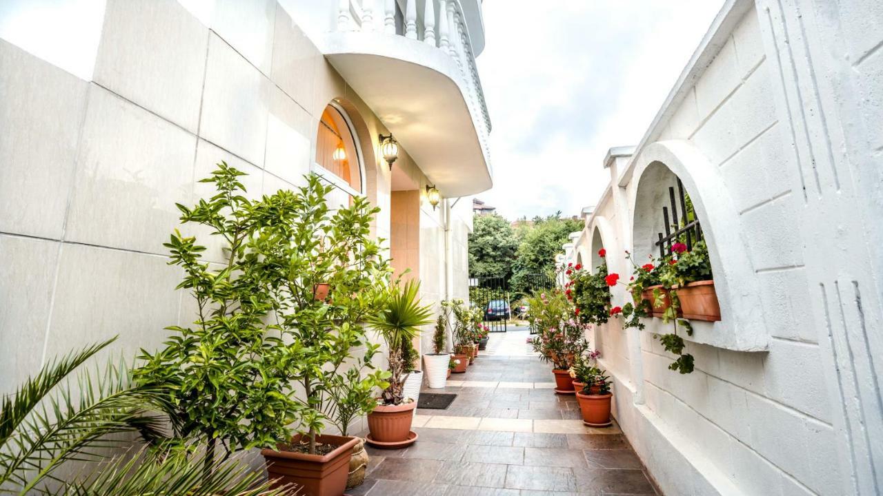 Hotel Yanis Лозенец Екстериор снимка