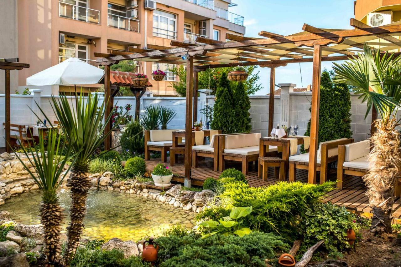 Hotel Yanis Лозенец Екстериор снимка