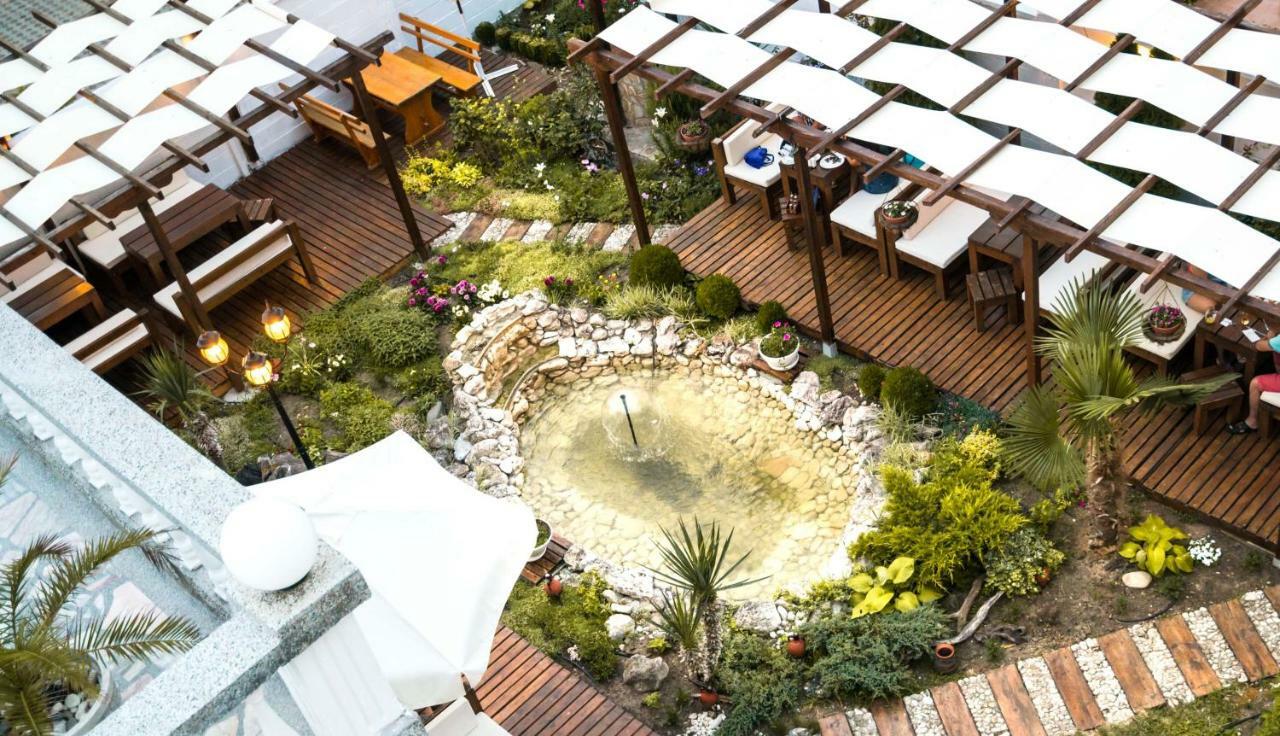 Hotel Yanis Лозенец Екстериор снимка