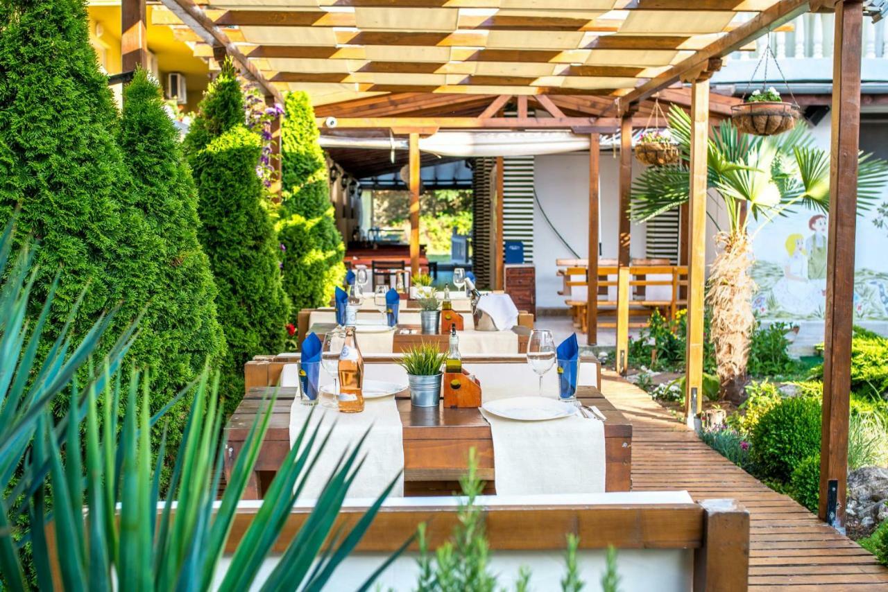 Hotel Yanis Лозенец Екстериор снимка
