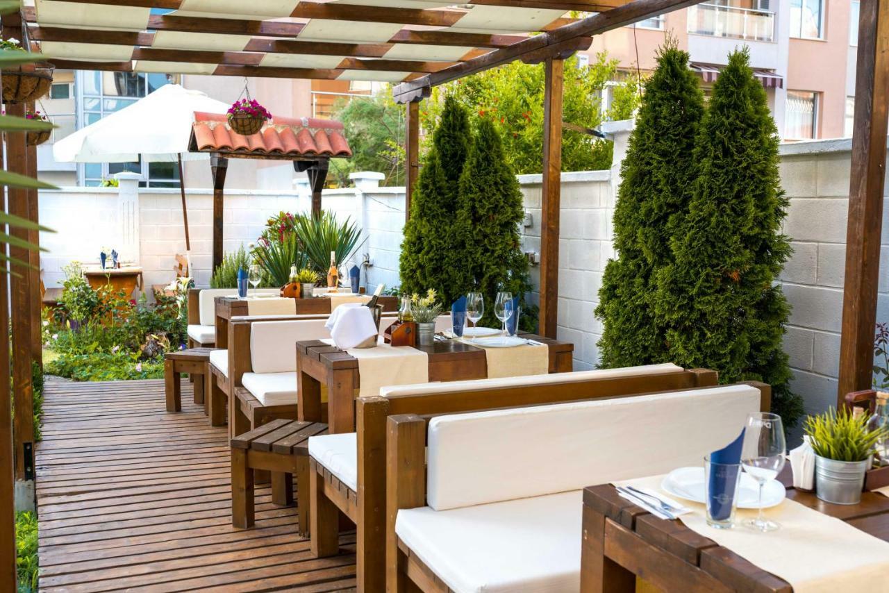 Hotel Yanis Лозенец Екстериор снимка