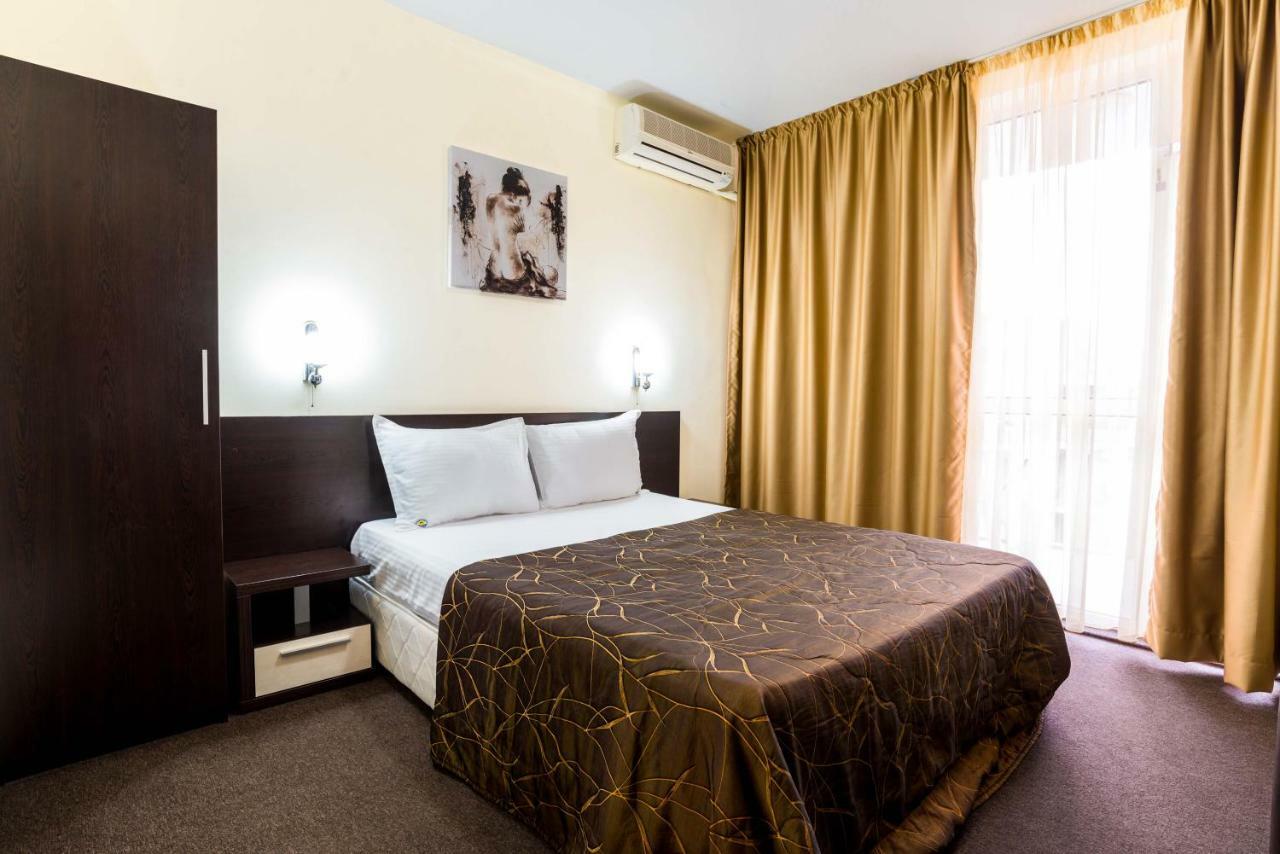 Hotel Yanis Лозенец Екстериор снимка